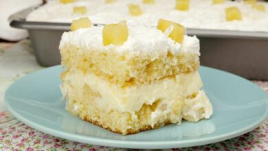 Bolo Gelado de Abacaxi na Travessa