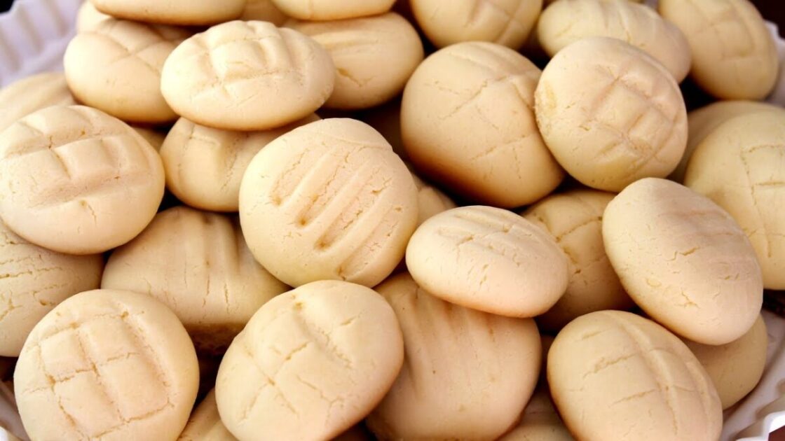 Biscoito de Maizena: Uma Delícia Simplesmente Irresistível! (Com Apenas 3 Ingredientes!)