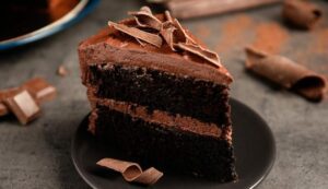 Transforme Sua Festa em um Momento Inesquecível com o Nosso Delicioso Bolo de Festa!