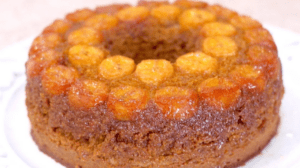 Bolo de Fubá com Banana: Um Abraço Acolhedor em Cada Mordida!