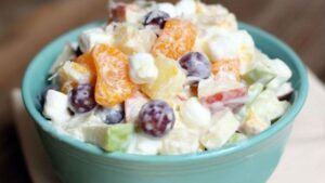 Salada de Frutas Cremosa: Você Vai Amar!