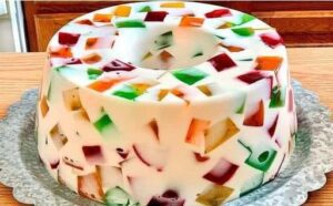 Gelatina de Mosaico: Um Doce Colorido e Refrescante que Agrada a Todos