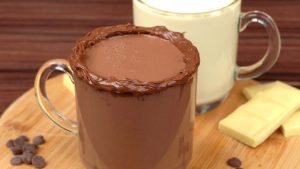 Receita de Chocolate Quente: Uma Delícia Cremosa e Aconchegante