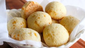 Receita de Pão de Queijo com Polvilho Azedo: Sabor e Tradição Mineira