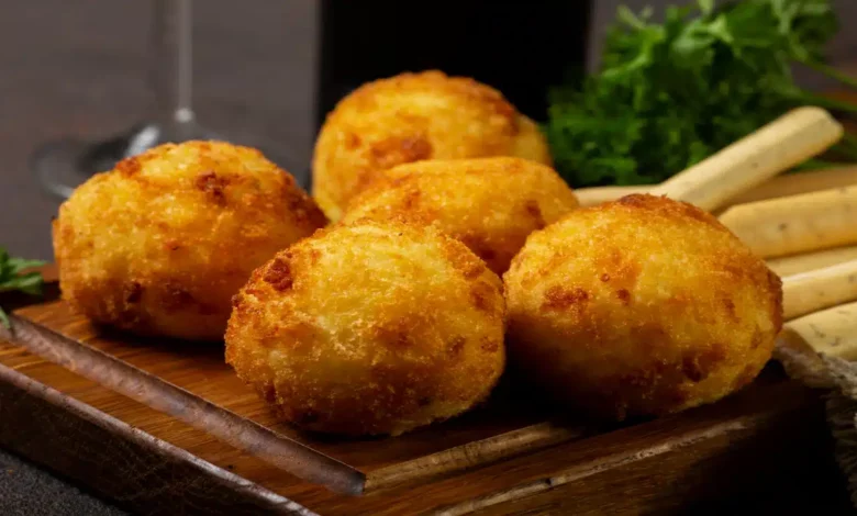 Como Fazer Bolinho de Frango Desfiado: Receita Caseira e Crocante para Festas